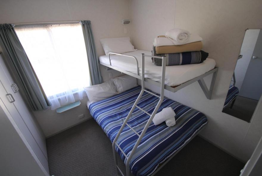 BIG4 Bendigo Park Lane - Standard Cabin - Sleeps 5 - Bedroom 2
