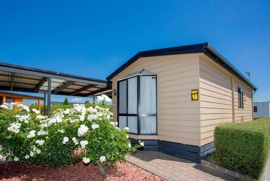 BIG4 Traralgon Park Lane Holiday Park - Easy Access - Front
