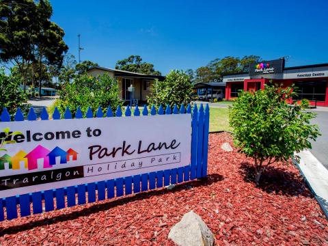 BIG4 Traralgon Park Lane Holiday Park - Welcome Sign