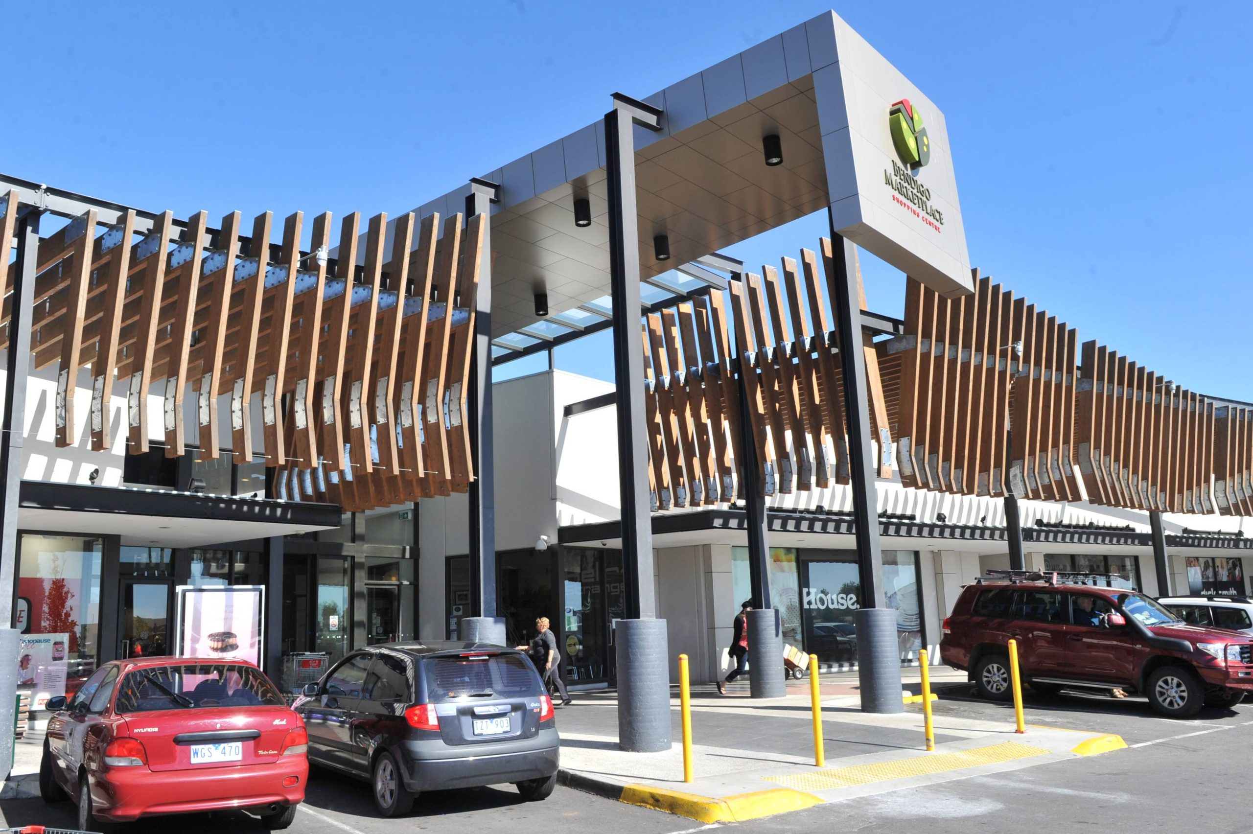 r330 236 3926 2629 w4256 h2832 fmax scaled