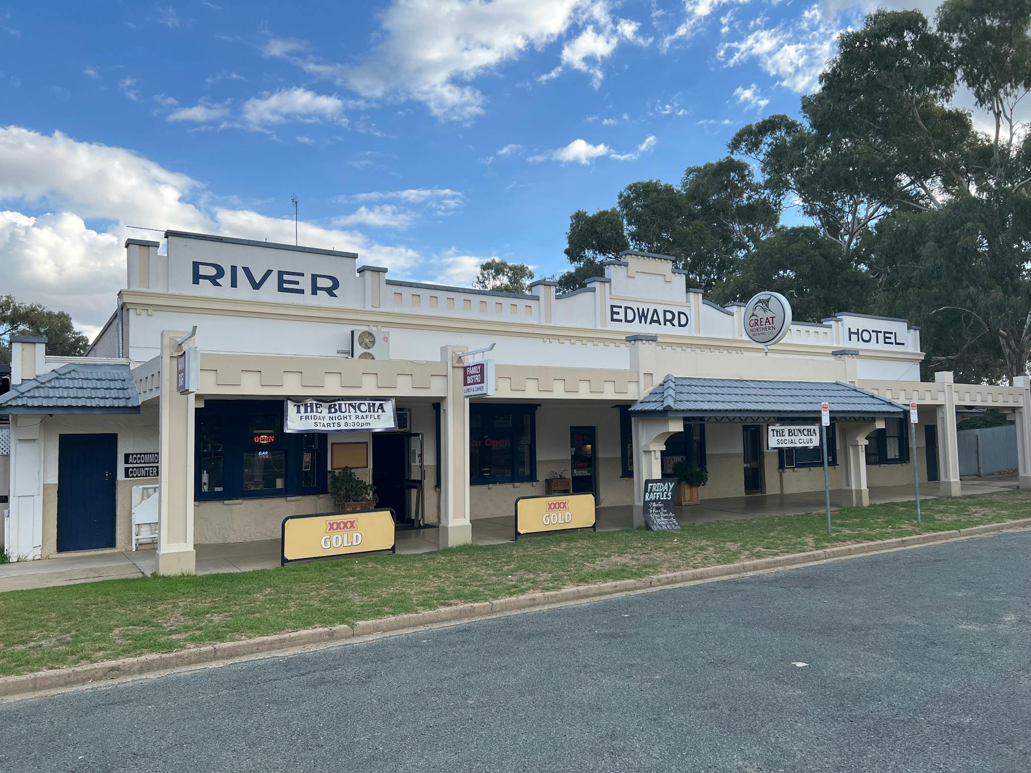 Deniliquin EdwardRiverHotel